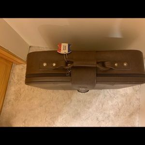 VINTAGE American touristed luggage!